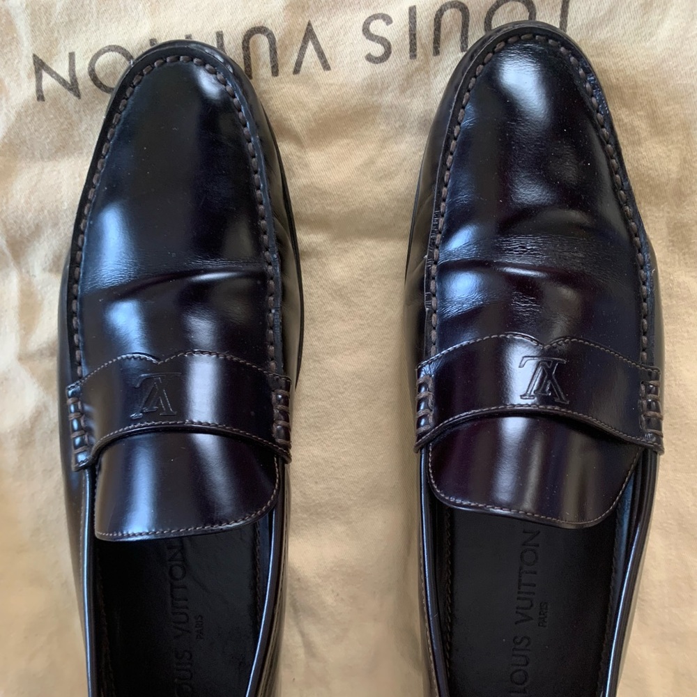 Luis Vuitton mens patent leather loafer.